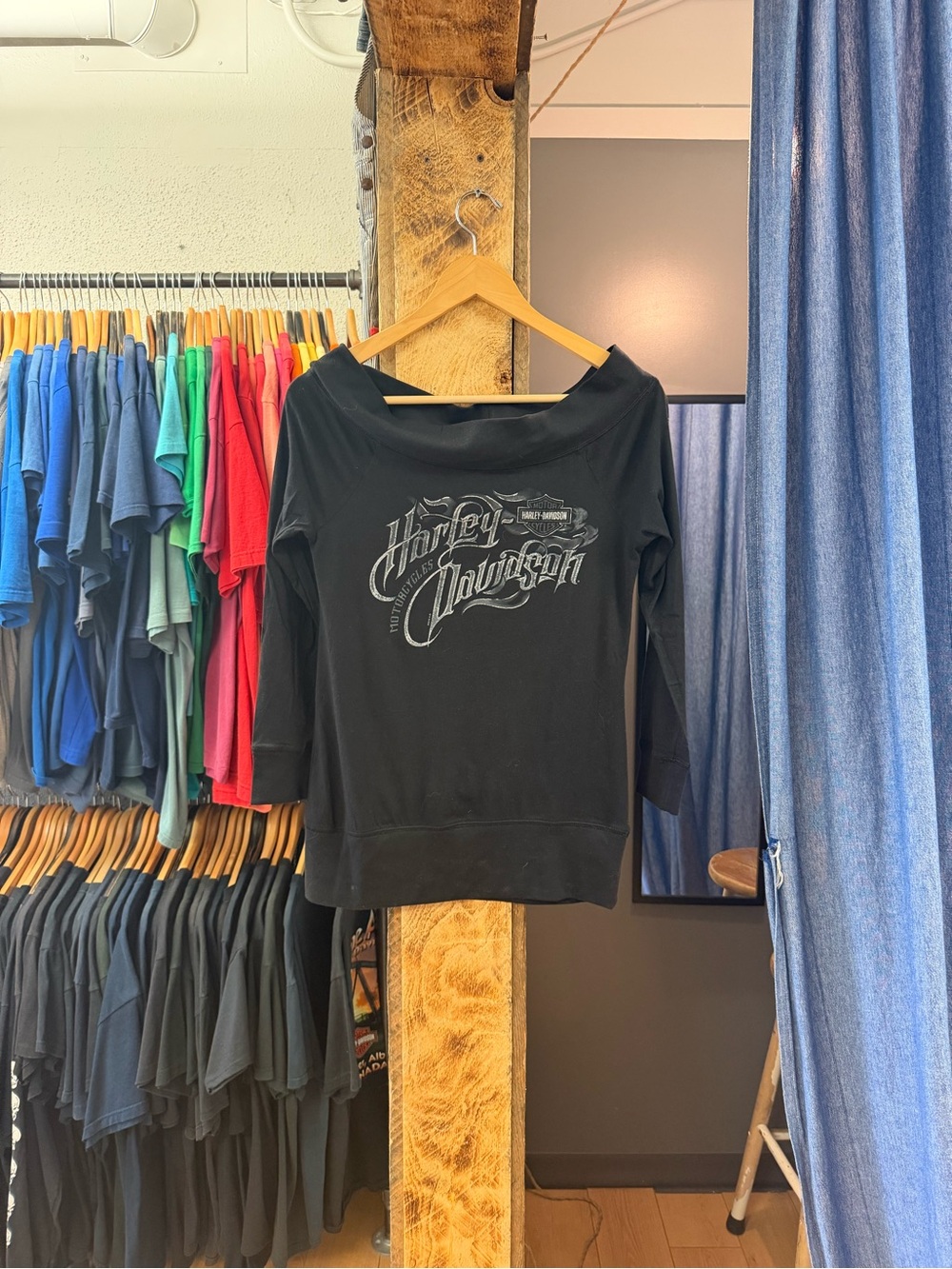 Vintage Harley-Davidson Women's Black Boatneck Graphic Top